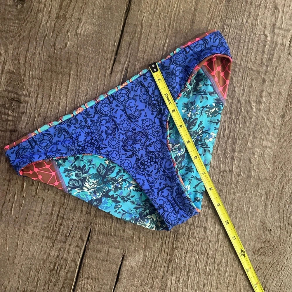 (BOTTOMS) Maaji Blooming Champion Reversible Bikini Bottoms. - Picture 6 of 7